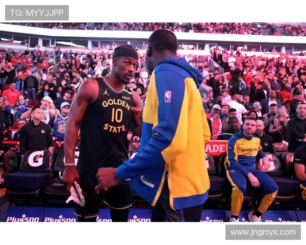 勇士三连败！库里带队和防守都不行！再次把小角色防成超巨！